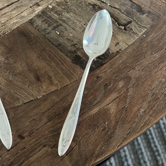 Vintage Oneida 5 pc Flatware set: - Picture 2 of 16